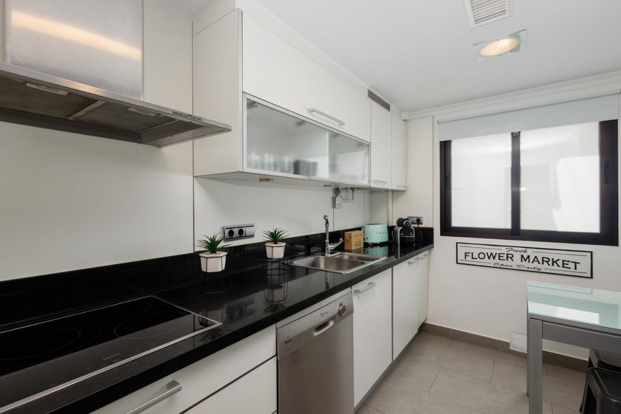 In The Historic Center Of Malaga, Very Close To The And The Ave Train Station, With Private Parking Málaga