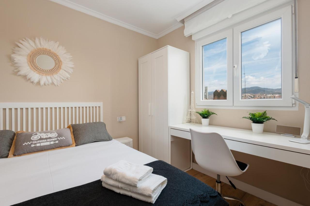 Apartamento In The Historic Center Of Malaga, Very Close To The And The Ave Train Station, With Private Parking *