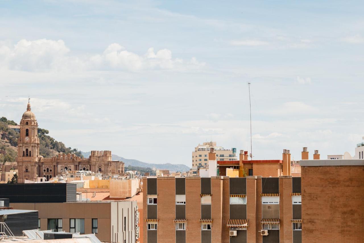 In The Historic Center Of Malaga, Very Close To The And The Ave Train Station, With Private Parking Apartamento *