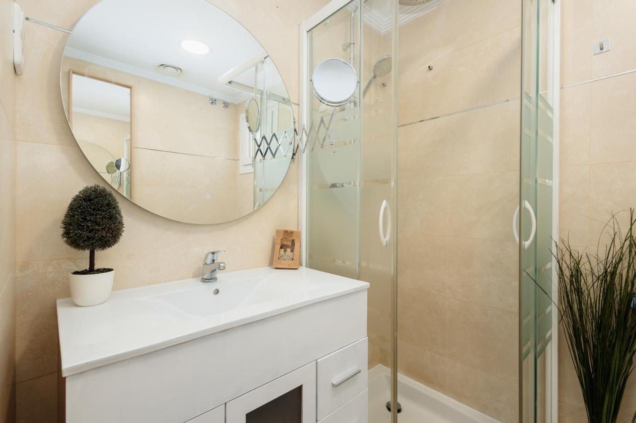 Apartamento In The Historic Center Of Malaga, Very Close To The And The Ave Train Station, With Private Parking