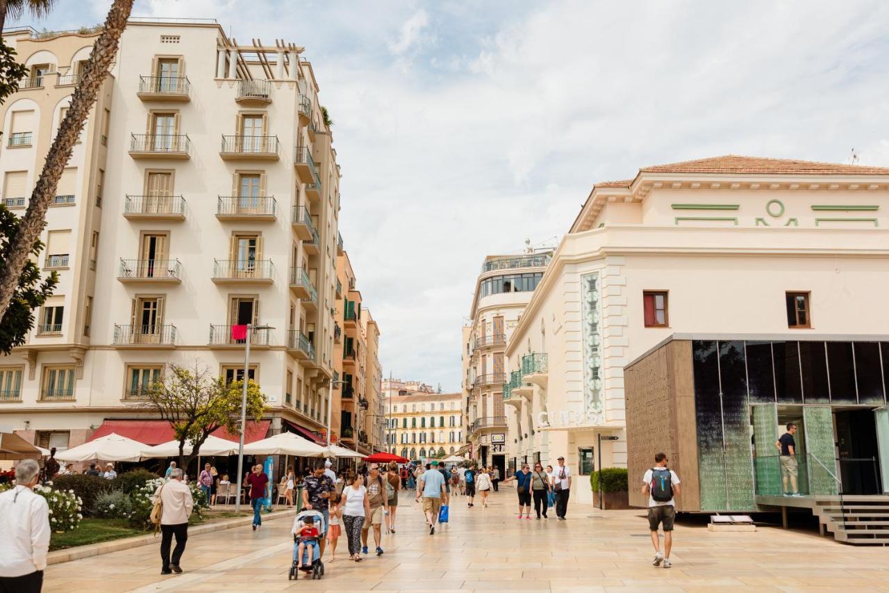 In The Historic Center Of Malaga, Very Close To The And The Ave Train Station, With Private Parking Apartamento