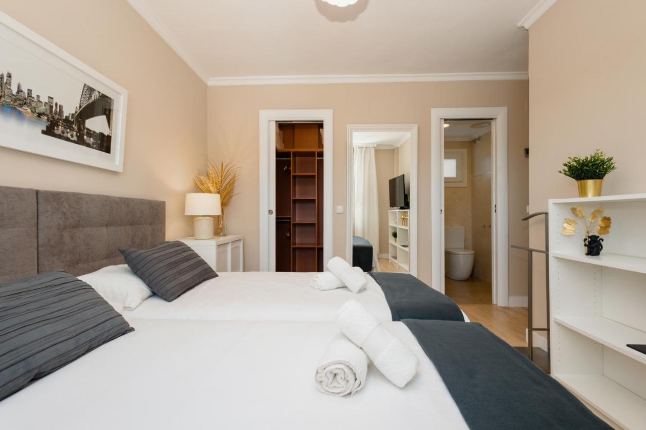 In The Historic Center Of Malaga, Very Close To The And The Ave Train Station, With Private Parking Apartamento *